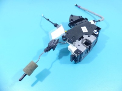 Замок перед лівий a2047200735 mercedes w204 europa фото №1