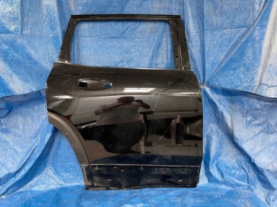 Mercedes glb w247 правое задние дверь фото №1