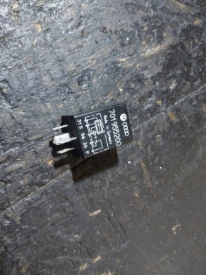 Реле 95 volkswagen 701955200 фото №1