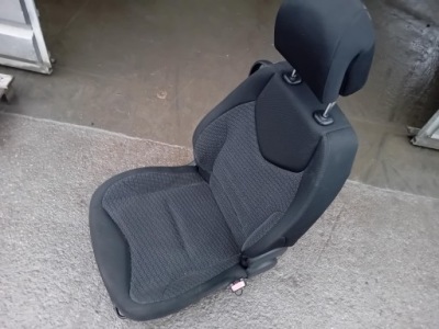 Сиденье пассажира правый перед peugeot 308 фото №1