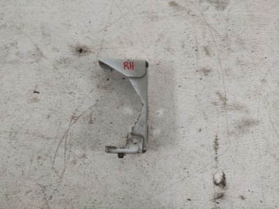 Chevrolet orlando кронштейн передней лампы правой фото №1