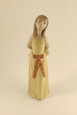 Figurka Porcelanowa - DZIEWCZYNA - LLADRO NAO