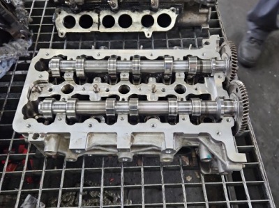 Головка lancia thema ii 11-14 90352072f vm24d 3.0 crd 239km фото №1