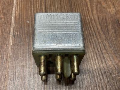 Реле mercedes-benz оригінальний номер 0015426719 фото №1