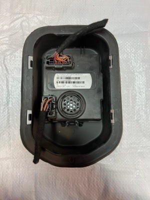 Jeep cherokee kl модуль крышки багажника 68366423aa фото №1