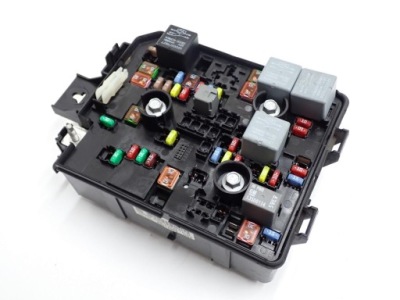 Корпус коробка предохранителей 39117552 opel corsa e 18r фото №1