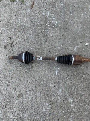 Приводной вал левая ford focus mk3 c-max 2 av61-3b437-cb фото №1