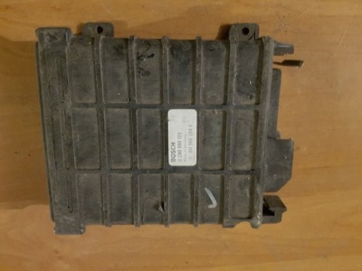 Бортовий комп'ютер блок керування двигуна audi 100 c3 фото №1