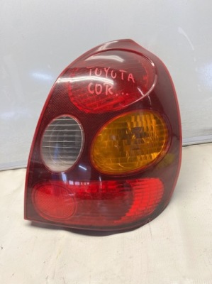 Toyota corolla e11 3d лампа права задня europa фото №1