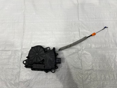 Jaguar e-pace доводчик кришки багажника фото №1