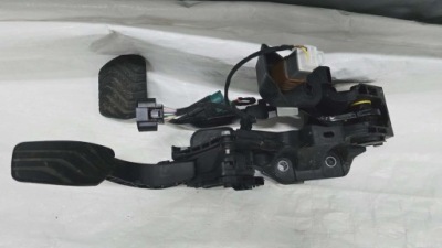 Педаль газа тормоза автоматическая коробка передач renault arkana 180108467r фото №1