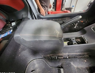 Vw eos підлокітник шкіряний pod cd чейнджер фото №1