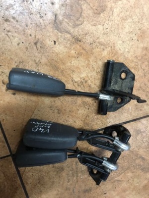 Кліпса поперечина v40 lift 1.9dci 115km фото №1