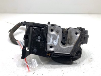 Замок дверь правый задний  renault clio iv хэтчбек 825004167r фото №1