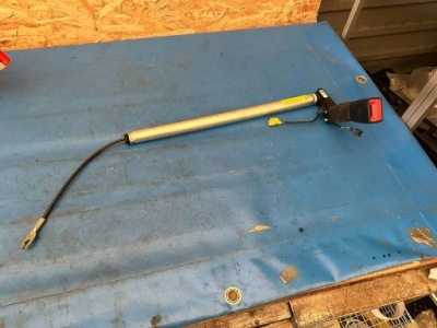 Натяжитель замок поперечина левый перед mercedes w222 s klasa 2228602269 фото №1