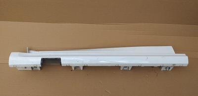 Молдинг ліва na двері задні ford transit courier фото №1