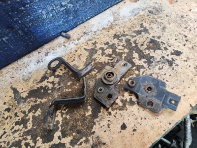 Toyota avensis t27 2.2 d-cat кріплення радіатор фото №1