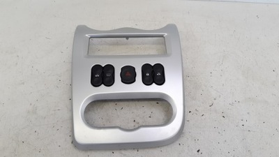 Панель середній 8200739438 dacia sandero фото №1