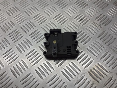 Моторчик кришка обігрівача mazda 6 gg 2.0 di фото №1