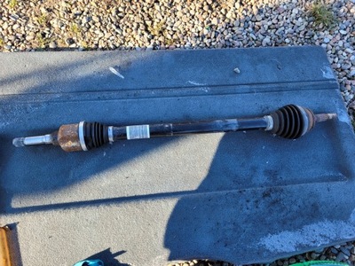 Привідний вал права peugeot 208 ii 2 1.2 бензин механічна коробка передач фото №1