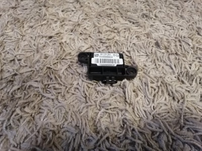 Датчик удару l opel оригінальний номер 09133263 фото №1