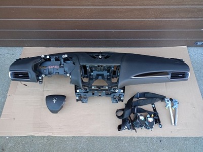 Maserati levante панель приладів приладова консоль демонтаж фото №1