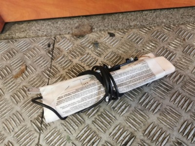 Подушка безпеки сидіння ліва vw passat cc оригінальний номер 1k8880241b фото №1