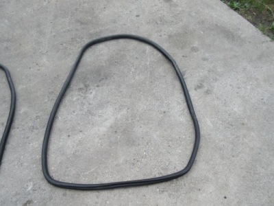 Прокладка задня ліва двері vw golf vi 5d 08-12 фото №1