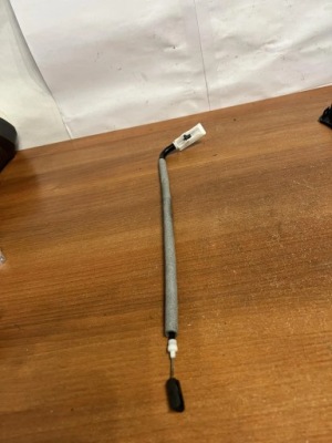 Трос bmw 1 e81 d2379 дизель 2007 фото №1