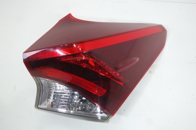 Лампа задня права toyota auris ii lift kombi 15-18 фото №1