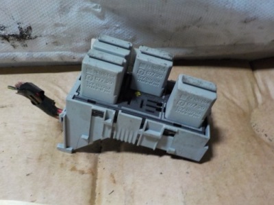Opel meriva i 1.7 cdti 2004r. коробка реле фото №1