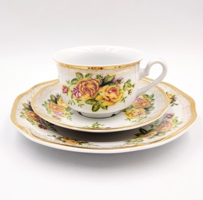 Trio róże filiżanka Carlsbad czeska porcelana róża