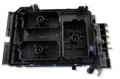 Коробка предохранителей opel astra k 39119225 фото №1