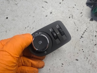 Opel crossland x выключатель переключатель ручка света 39132264 фото №1