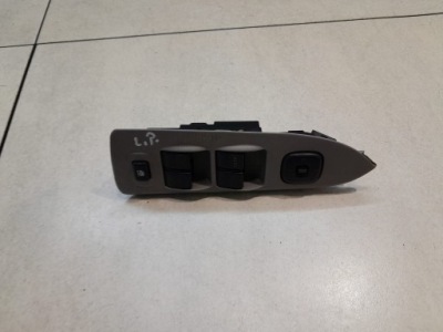 Панель скло лівий перед mazda premacy 2.0 td фото №1