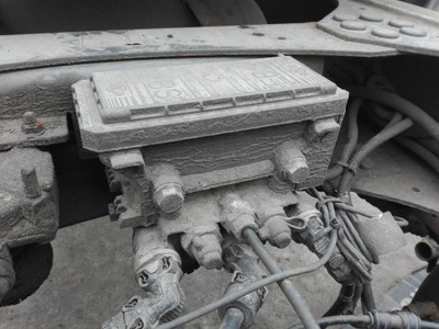 Задній клапан ebs renault midlum 21122035 k020022 фото №1