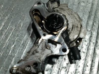 Насос вакуум vw polo 9n lift 038145209h 1.4 tdi фото №1