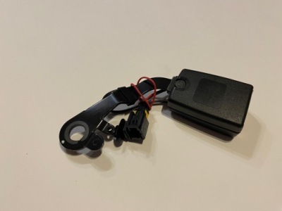 Пряжка поперечина левый задняя 2 ряд peugeot 5008 i 09-13r 9681984580 фото №1