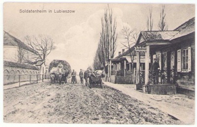 LUBIESZÓW- WOŁYŃ- 1916 Dom żołnierzy- furmanki