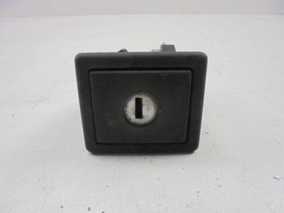 Renault clio i вкладка замка кришки lift фото №1