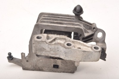 Подушка двигуна кронштейн bmw seria 1 f40 m135i 306km фото №1