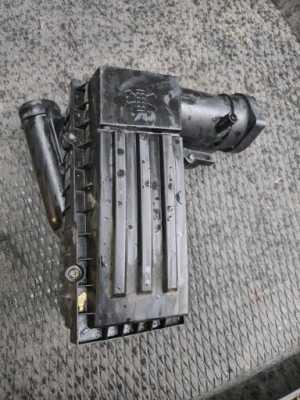 Корпус фільтра повітря volkswagen passat b6 2.0tdi 3c0129607ap фото №1