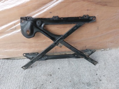 Кронштейн подрамник перед audi a4 b8 12r фото №1