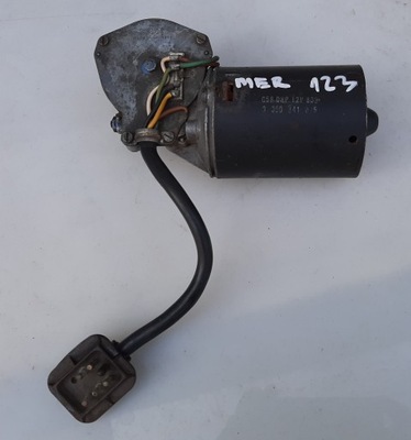 0390341076 MOTOR LIMPIAPARABRISAS MERCEDES 123 W123  