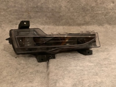 Tesla model 3 3 правий протитуманна фара led поворотник фото №1