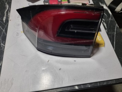 Tesla x лампа задня ліва фото №1