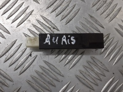 Датчик удара toyota auris фото №1