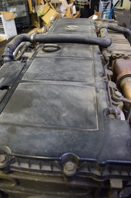 Крышка клапанов двигателя mercedes actros mp4 фото №1