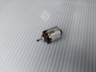 Lexus is200 вентилятор двигун вентилятор оригінальний номер фото №1