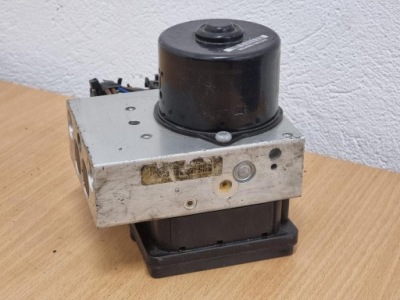 Насос abs volvo xc90 xc70 30793447 p30793446 фото №1